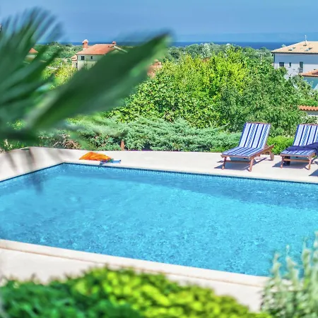 Spacious Detached With Pool * Ližnjan