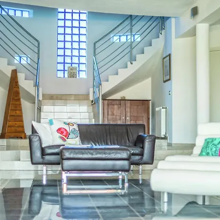 וילה Spacious Detached With Pool Ližnjan